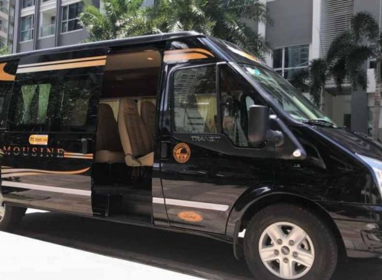 Xe limousine đưa đón sân bay